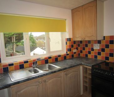 3 bed Terraced - To Let - Photo 3