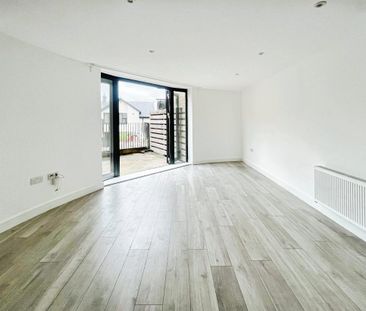 Pullman Square, Grays, RM17 - Photo 3