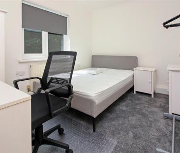 4 bedroom terraced house to rent - Photo 5