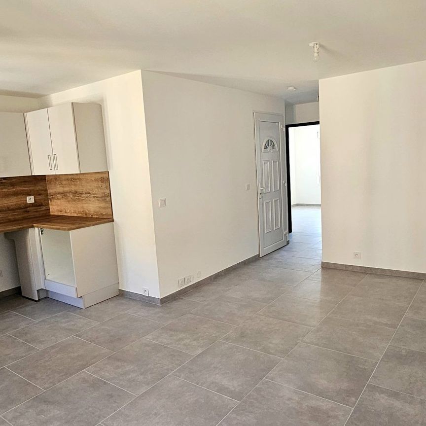 Location Appartement 3 pièces 46m² GONFARON 83590 - Photo 1