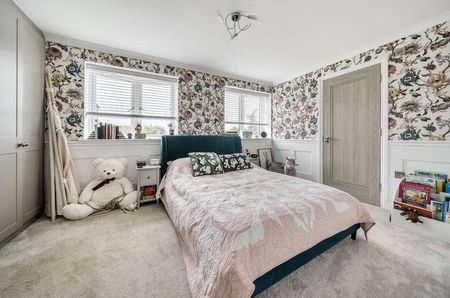 Princes Close, Eton Wick, Windsor, Berkshire, SL4 - Photo 2