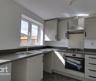 3 bedroom semi-detached house to rent - Photo 6