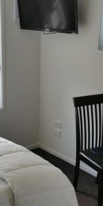 Fully Furnished Studio - Photo 4