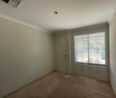 Large 4x2 Family Home - Photo 1