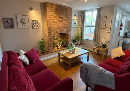 1 bedroom in a house share to rent - Photo 4