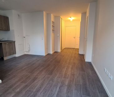 location Appartement T2 DE 38.38m² À CERGY PONTOISE - Photo 3