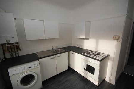 Ford Road, Upton Wirral, 1 bedroom, Flat - Above Shop - Photo 5