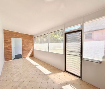 296 The Esplanade, Speers Point - Photo 6