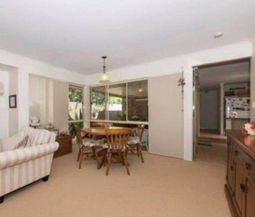 $650/wk 3 Bedroom 2 Bathroom Home Forest Lake - Photo 5