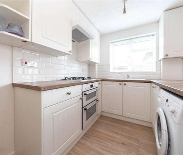 Finglesham Court, Maidstone, ME15 - Photo 2