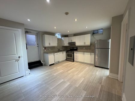 For Lease - 62 Lippincott Street Unit# 4, Toronto, Ontario - Photo 4