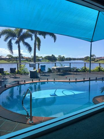 Burleigh Waters - Photo 3