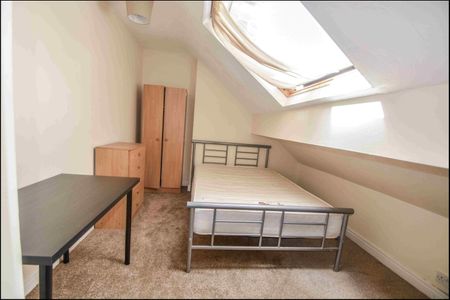 5 Bedroom House St Chads Drive - Photo 3