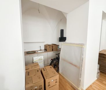 Elegantes Wohnen im historischen Kloster – Stilvolle 2 Zimmerwohnun... - Photo 1