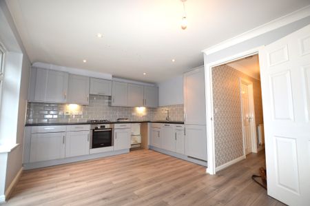 Martin Court, Sittingbourne, London - Photo 5