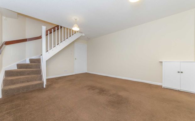 Price £895 pcm - Available 01/12/2025 - Unfurnished - Photo 1