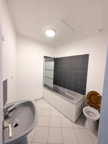 Location Appartement 2 pièces 42m² FECAMP 76400 - Photo 3