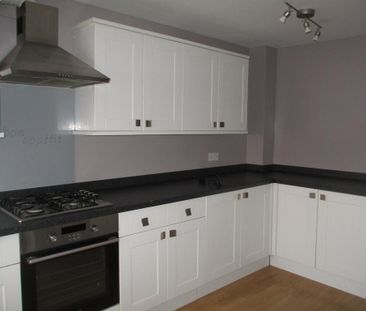 3 bedroom semi-detached house to rent - Photo 6