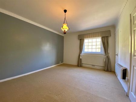 4 bedroom detached house to rent - Photo 5