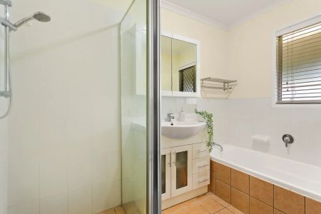 24 Kumbari Street, - Photo 3