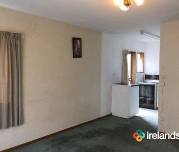 Centrally Located Delightful 2 Bedroom Unit. - Photo 5