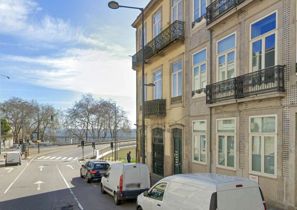 Apartamento T1 Alexandre Herculano com Varanda