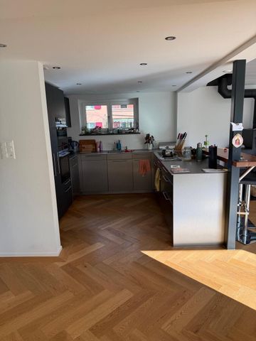 MAISON DE 6 PIÈCES À BERNE - BÜMPLIZ, MEUBLÉE, TEMPORAIRE - Foto 3