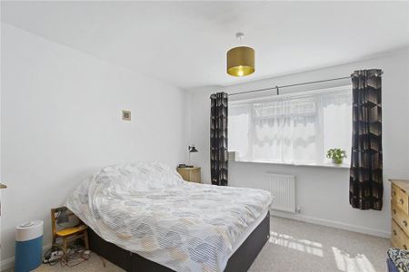 4 bedroom detached house to rent - Photo 4
