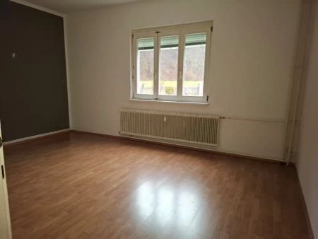 NEU - Unmöblierte 3-Zimmer-Altbauwohnung im Halbstock in Thörl nahe Kapfenberg zu mieten ! - Photo 2