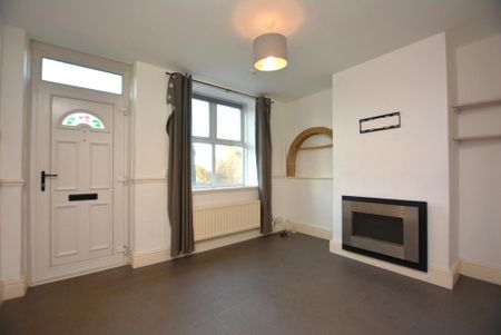 2 bedroom terraced house to rent - Photo 4