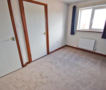 4 bedroom semi-detached house to rent - Photo 6