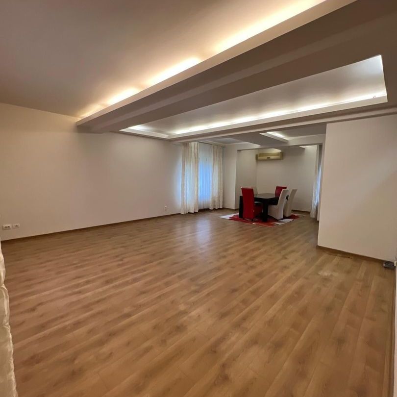 Vila de Inchiriat Iancu Nicolae - Fotografie 1