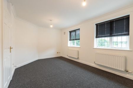 4 bedroom semi-detached house to rent - Photo 5