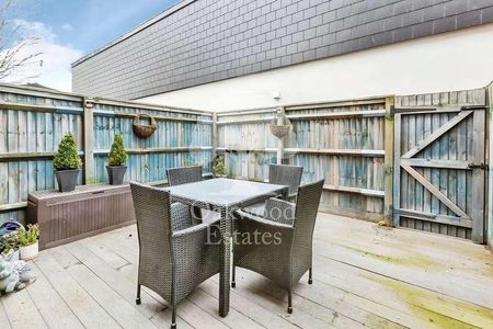 The Grove, Slough, SL1 - Photo 4