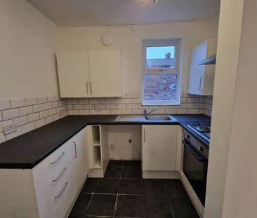 4 Bed Terraced House, Birkenhead Road, CH44 - Photo 5