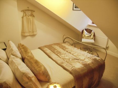 4 bedroom townhouse to rent - Photo 5