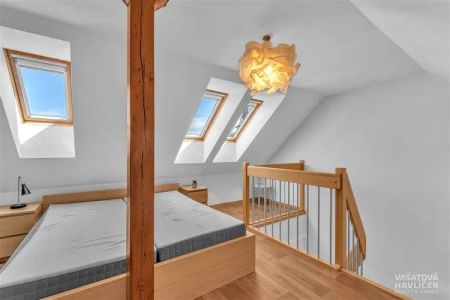 Moderní prostorný byt s lodžií - Fotografie 5