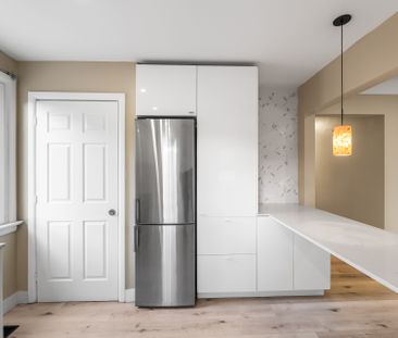 For Lease - 260 West 16th Street, Hamilton, Ontario - Photo 1