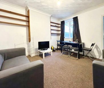 4 bedroom terraced house to rent - Photo 5