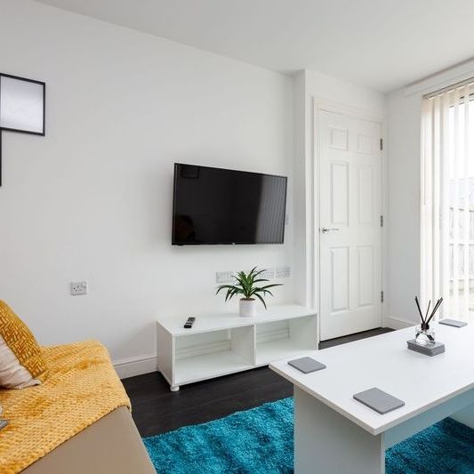 4 Bed Terraced House, Stanley Rd, L5 - Photo 1