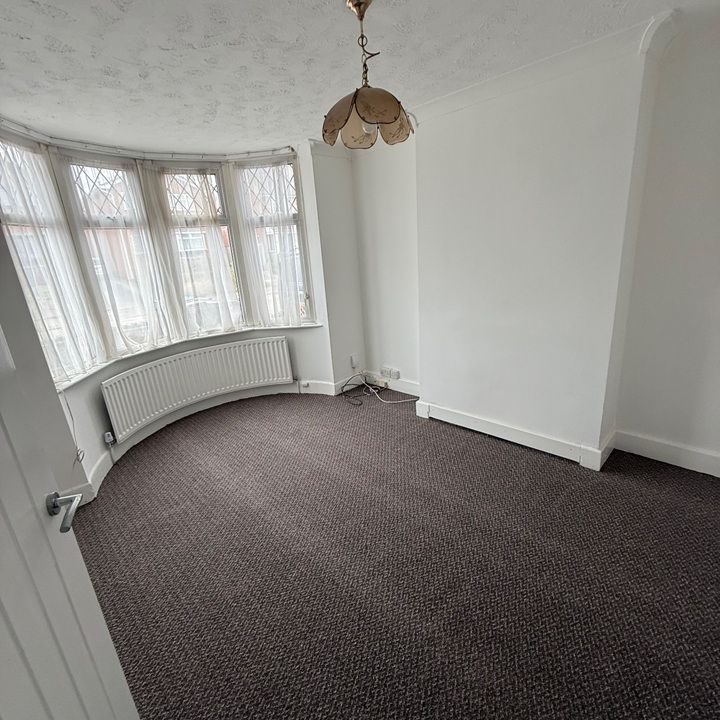 3 Bed Terraced House, Macdonald Road, CV2 - Photo 1