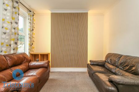 4 bed Semi-Detached House for Rent - Photo 3