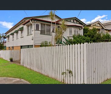 4 St. Leonards Street, Coorparoo, Qld 4151 - Photo 2