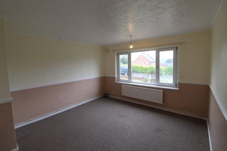 2 bedroom Flat To Let - Photo 2