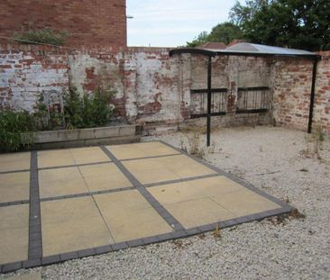 1 bedroom in a house share to rent - Photo 3