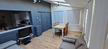 6 bedroom house - Photo 3