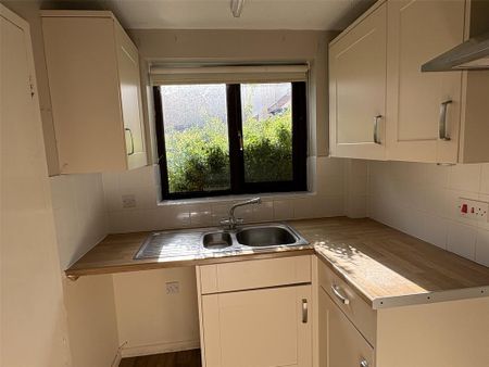 2 bedroom terraced house to rent - Photo 4