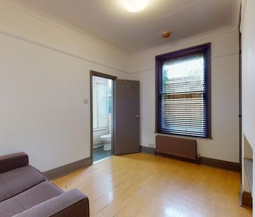 Studio to rent - Photo 5