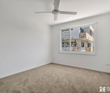 As-new townhouse - Ultimate comfort and convenience - Photo 6