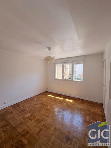 Location Appartement 3 pièces 71m² - Photo 2